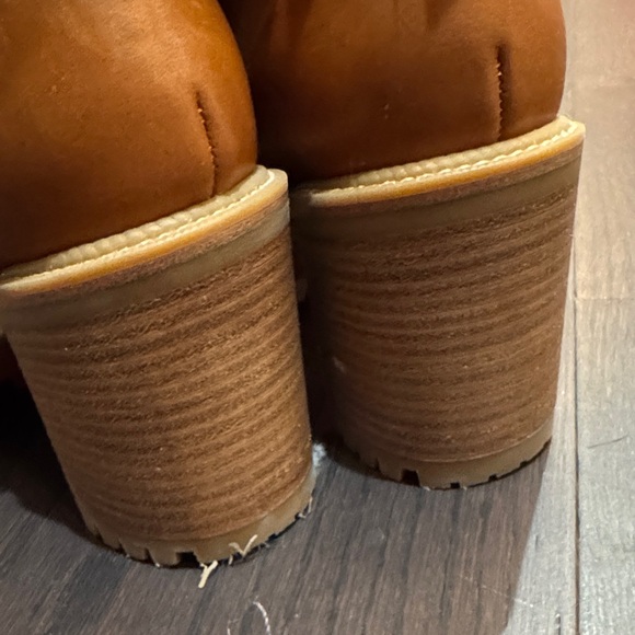 Christian Louboutin Tan Lace-Up Boots - Picture 8 of 12